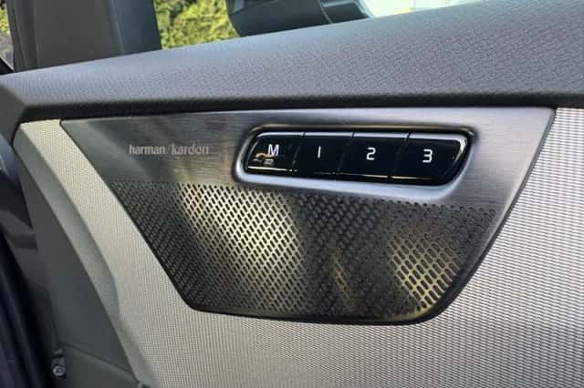 Volvo XC90 (2023) thumbnail 5