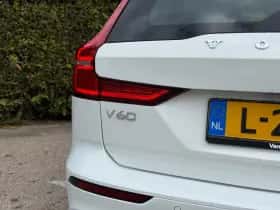 Volvo V60 (2021) thumbnail 11