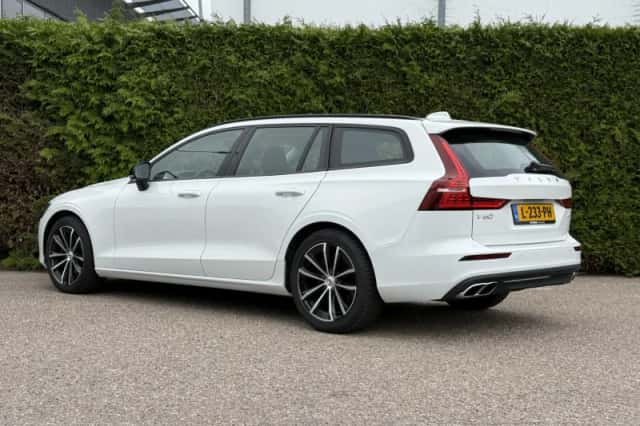 Volvo V60 (2021) thumbnail 6