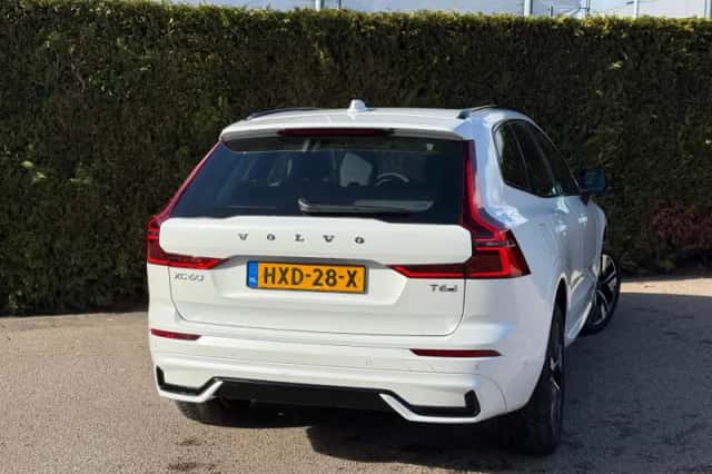 Volvo XC60 (2025) thumbnail 2