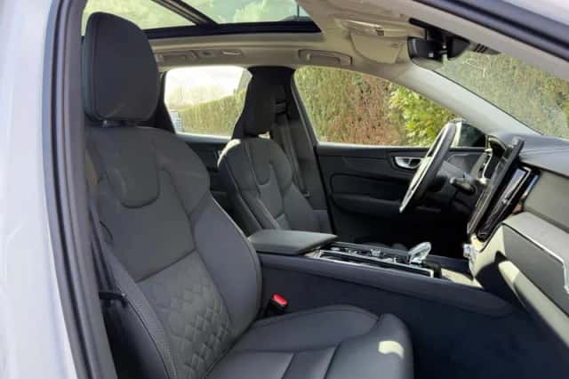 Volvo XC60 (2025) thumbnail 5