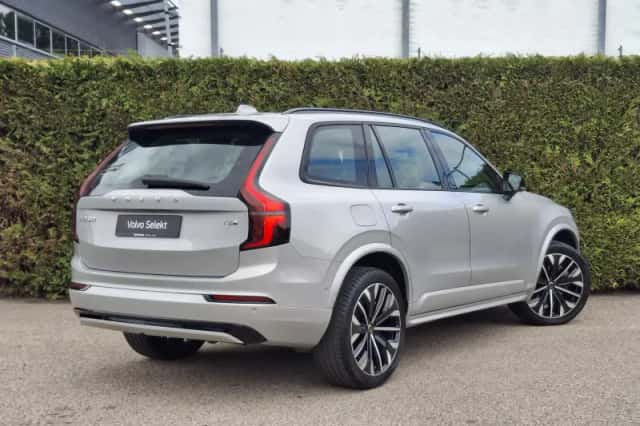 Volvo XC90 (2025) thumbnail 2
