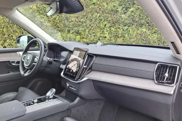 Volvo XC90 (2025) thumbnail 3