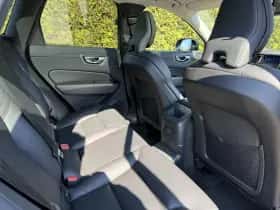 Volvo XC60 (2023) thumbnail 11