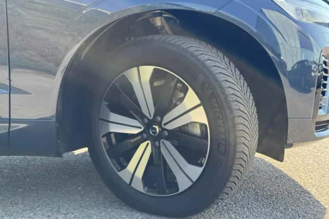Volvo XC60 (2023) thumbnail 3