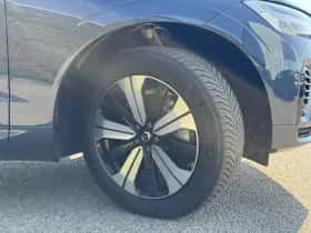 Volvo XC60 (2023) thumbnail 3