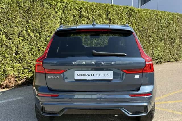 Volvo XC60 (2023) thumbnail 5