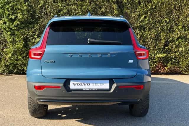 Volvo XC40 (2022) thumbnail 2