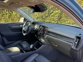Volvo XC40 (2022) thumbnail 3