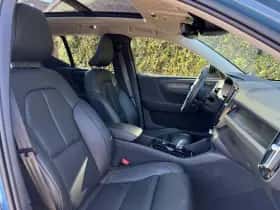 Volvo XC40 (2022) thumbnail 5