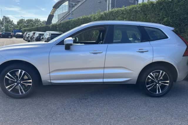 Volvo XC60 (2019) thumbnail 3