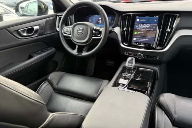 Volvo V60 (2025) thumbnail 3