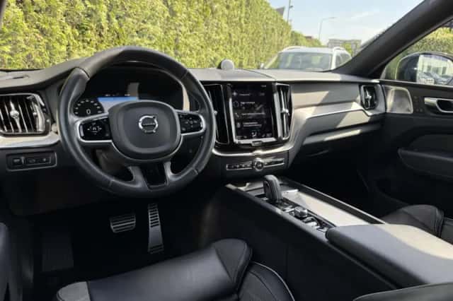 Volvo XC60 (2021) thumbnail 3