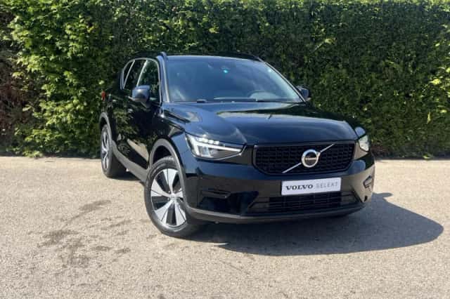 Volvo XC40 (2023) thumbnail 2