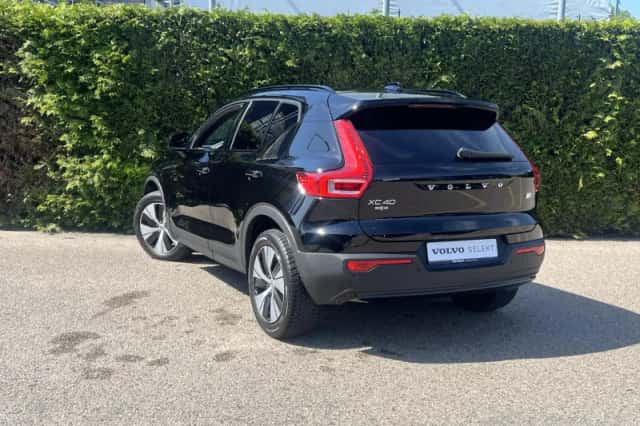Volvo XC40 (2023) thumbnail 4