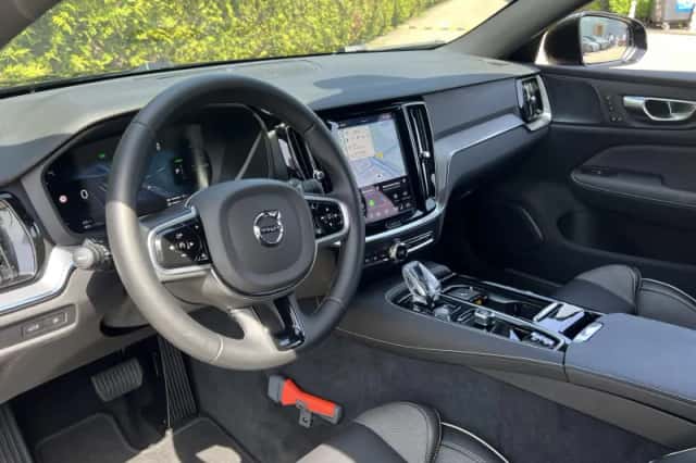 Volvo V60 (2025) thumbnail 3