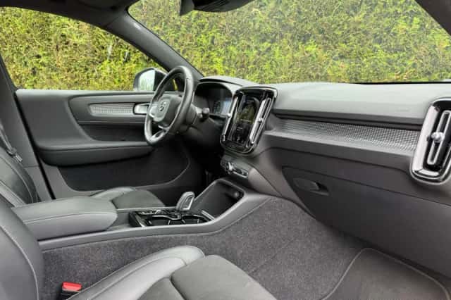 Volvo XC40 (2021) thumbnail 3