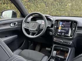 Volvo XC40 (2022) thumbnail 3