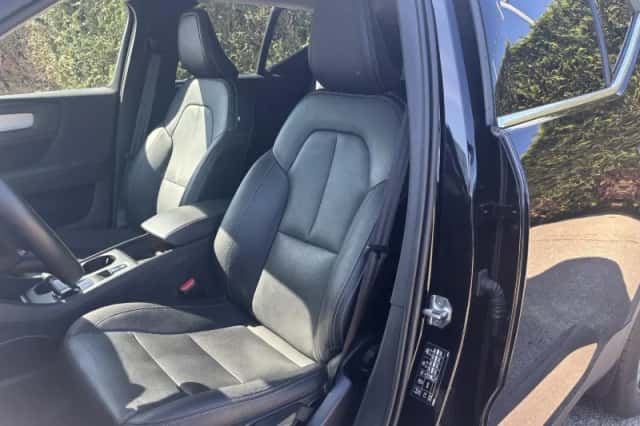 Volvo XC40 (2021) thumbnail 5