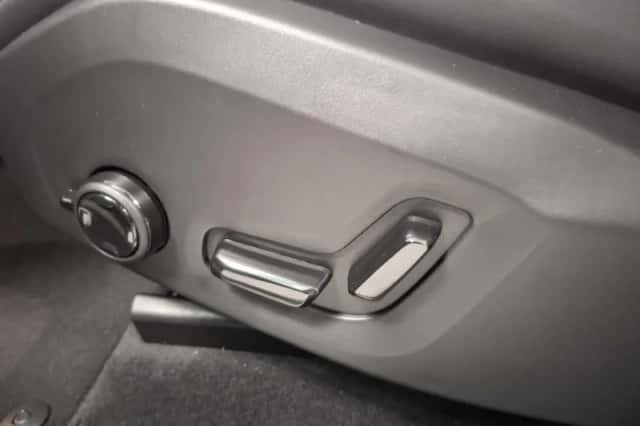 Volvo XC60 (0) thumbnail 6