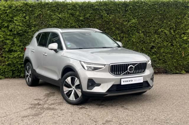 Volvo XC40 (2023) thumbnail 2