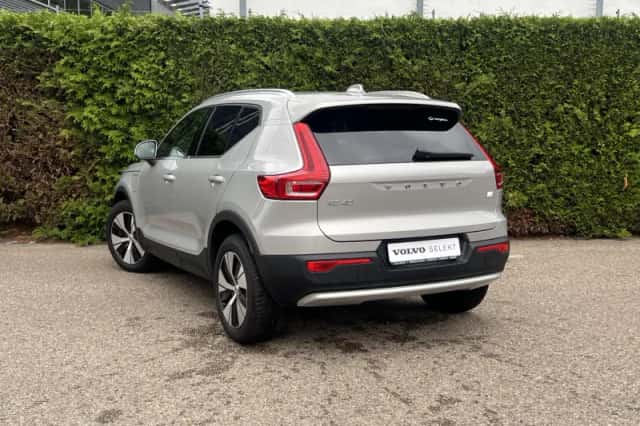 Volvo XC40 (2023) thumbnail 4
