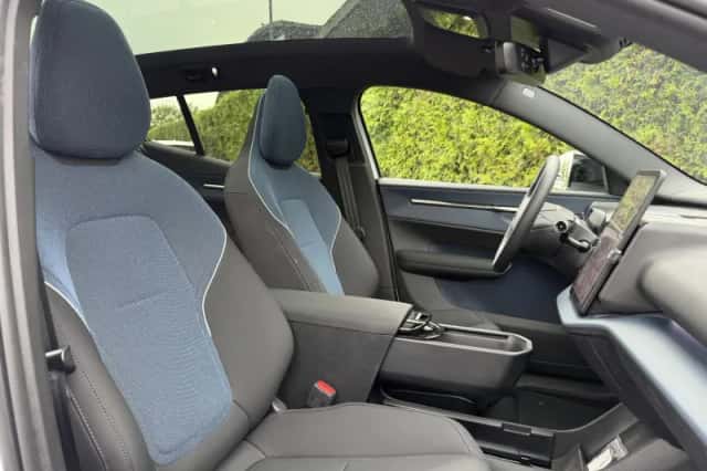 Volvo EX30 (2026) thumbnail 3