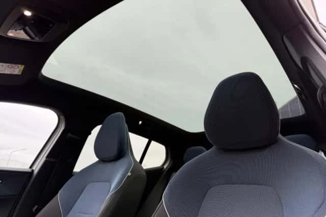 Volvo EX30 (2026) thumbnail 4