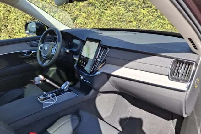 Volvo XC90 (2026) thumbnail 3