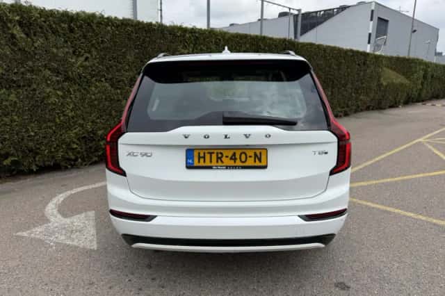 Volvo XC90 (2025) thumbnail 2