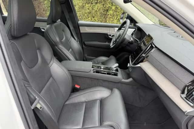 Volvo XC90 (2025) thumbnail 3