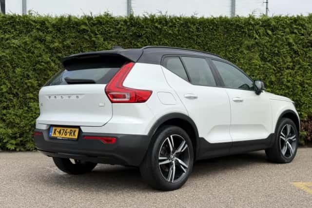 Volvo XC40 (2020) thumbnail 2