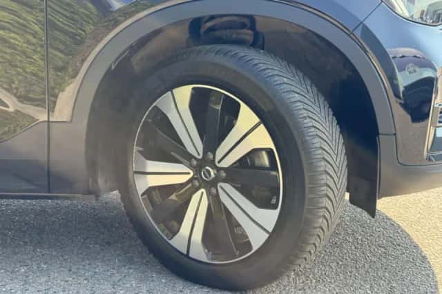Volvo XC40 (2022) thumbnail 3
