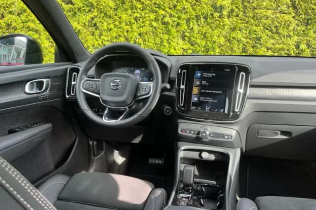 Volvo XC40 (2022) thumbnail 3