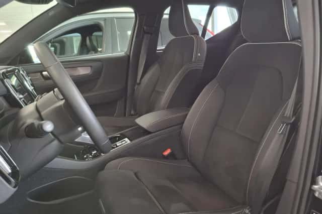 Volvo XC40 (2022) thumbnail 4