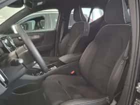 Volvo XC40 (2022) thumbnail 4