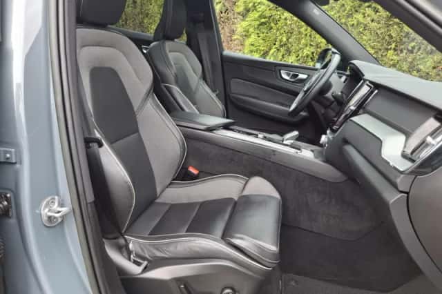 Volvo XC60 (2022) thumbnail 5