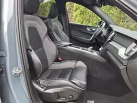 Volvo XC60 (2022) thumbnail 5