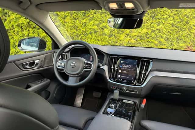 Volvo V60 (2024) thumbnail 3