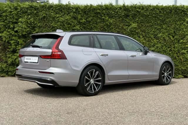 Volvo V60 (2025) thumbnail 2