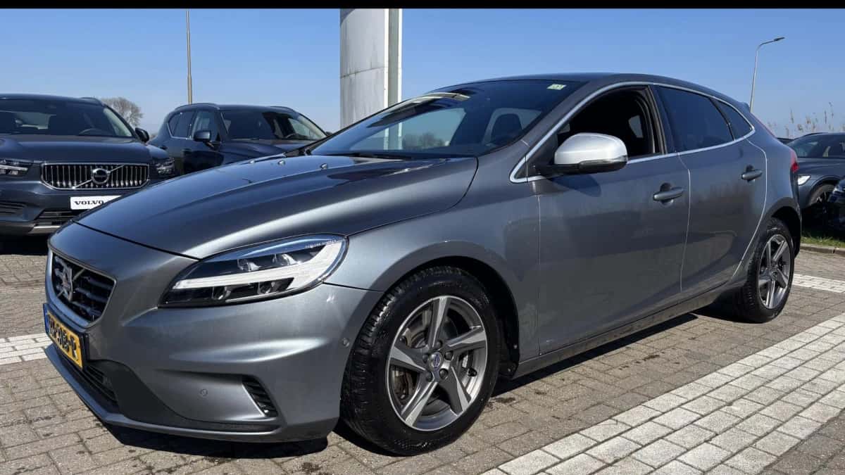 Volvo V40 (2017) — foto 1