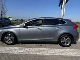 Volvo V40 (2017) thumbnail 3