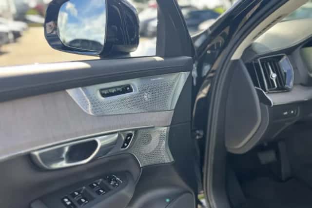 Volvo XC90 (2025) thumbnail 6