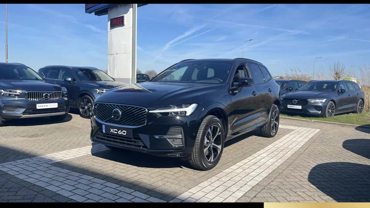Volvo XC60 (2026) — foto 1