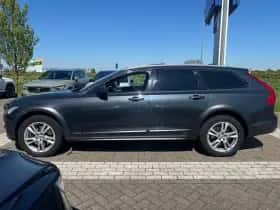 Volvo V90 (2018) thumbnail 4