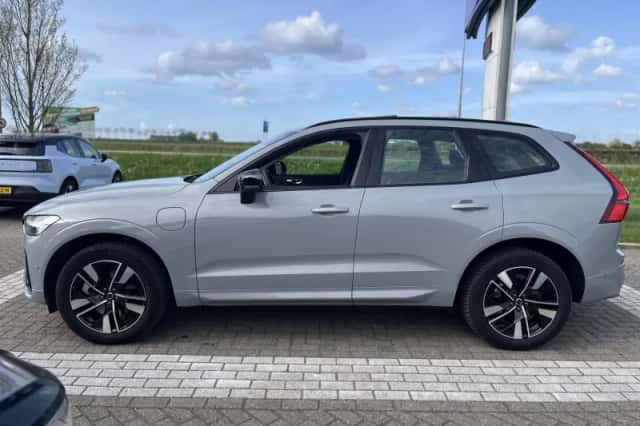 Volvo XC60 (2025) thumbnail 2