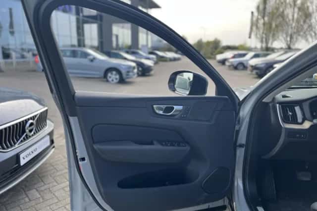Volvo XC60 (2025) thumbnail 6