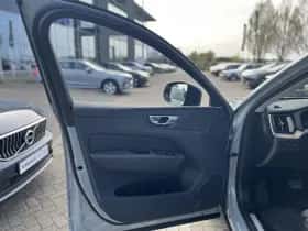 Volvo XC60 (2025) thumbnail 7