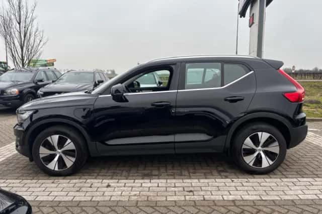 Volvo XC40 (2021) thumbnail 2