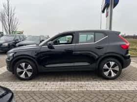 Volvo XC40 (2021) thumbnail 3